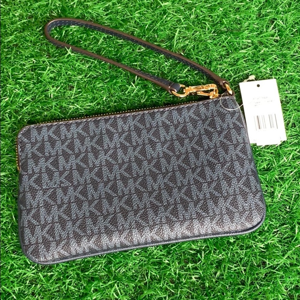 Michael Kors Jet Set Travel Large Top Zip Wristlet - Picture 2 of 16